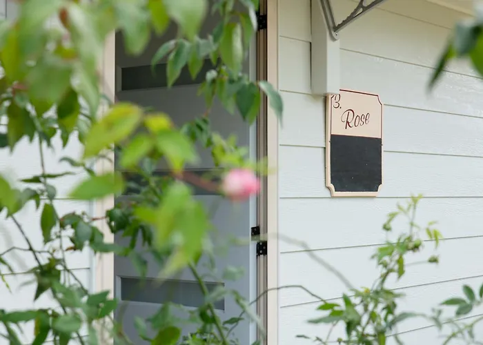 Poinciana Cottages