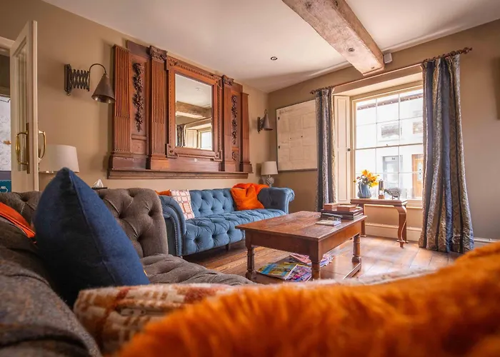The New White Lion Hotel Llandovery
