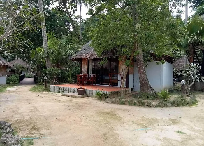 Thapwarin Resort - Green Hotel