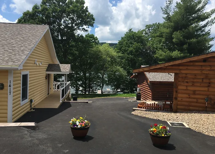 The Lodges At Sunset Village McHenry