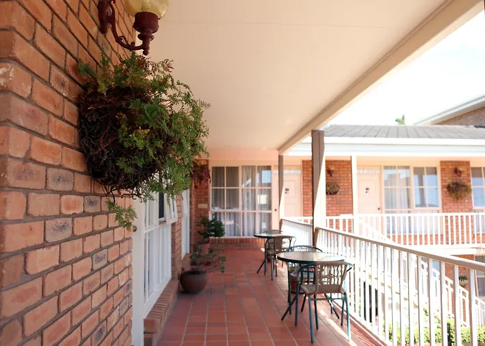 Summerhill Motor Inn (Adults Only)