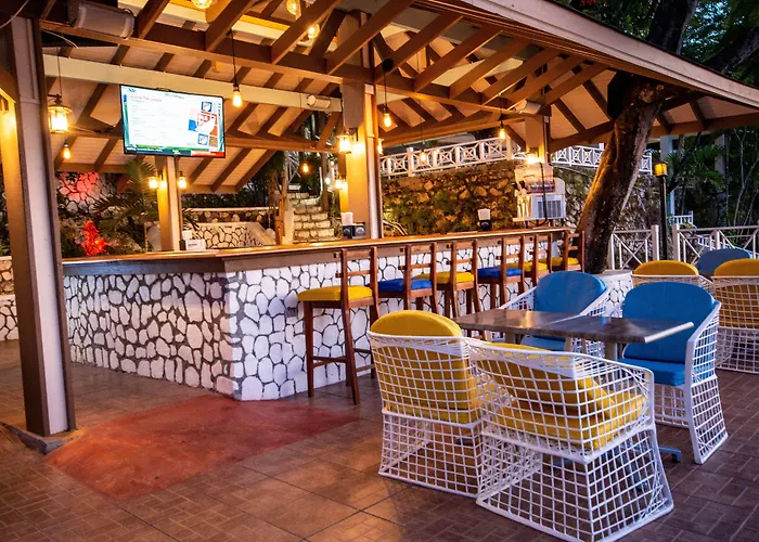Hibiscus Lodge Hotel