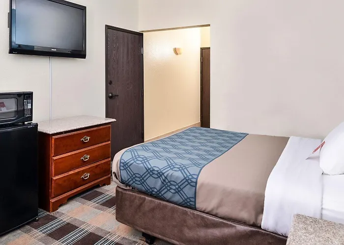 Econo Lodge Inn & Suites Shelbyville