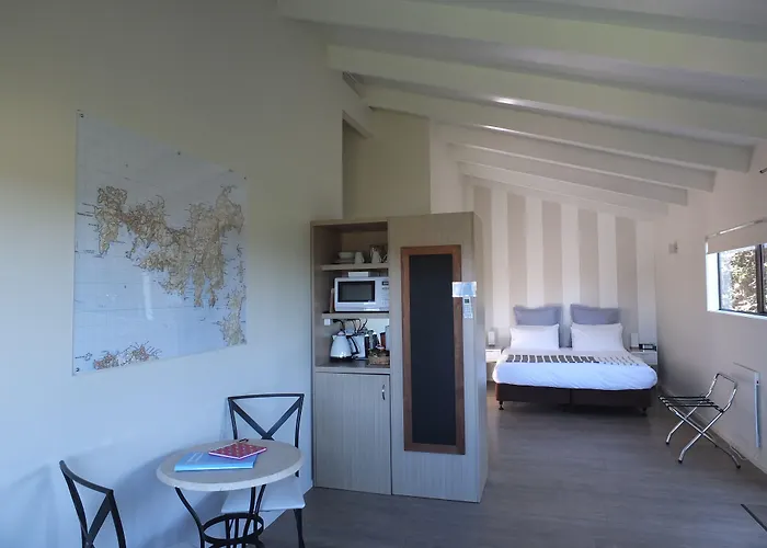 Le Chalet Waiheke Apartments