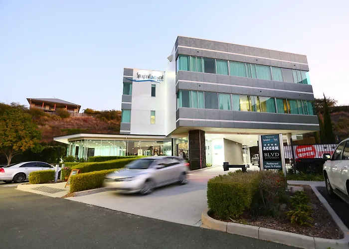 Springfield Lakes Boutique Hotel