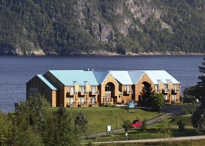 Battures Hotel Fjord Saguenay