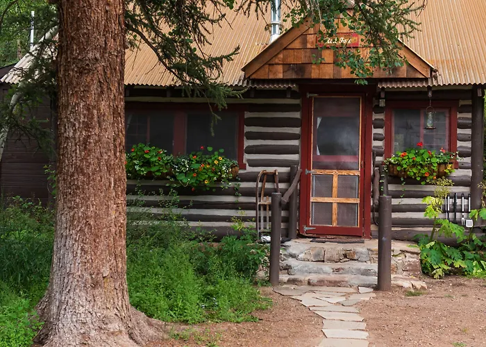 Pioneer Guest Cabins