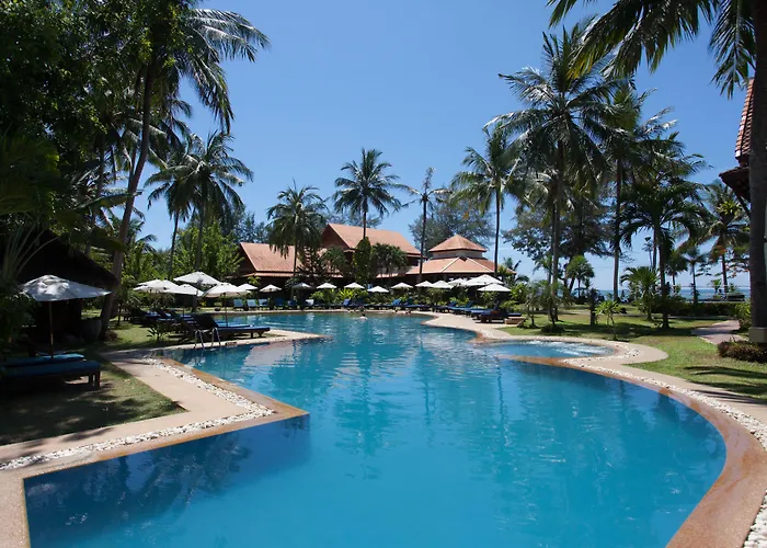 Coral Hotel Bangsaphan