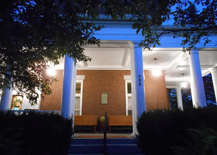 Inn At The Agora