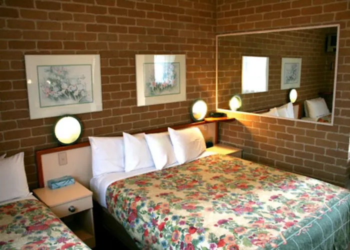 Grand Manor Motor Inn