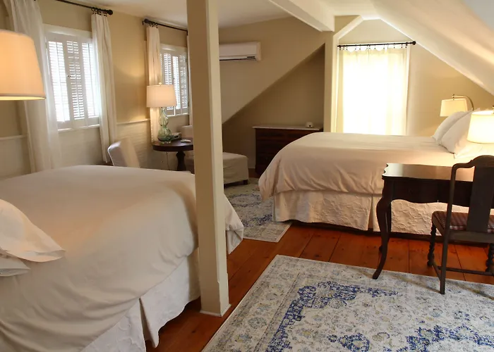 The Oak Bluffs Inn