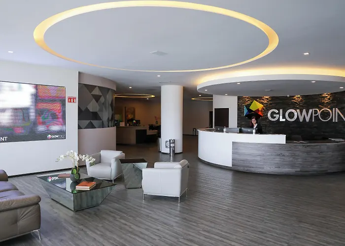 Hotel Glow Point - Mulza León