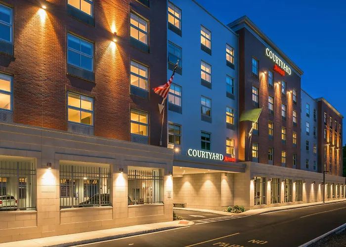 Courtyard By Marriott Edgewater Nyc Area Hotel
