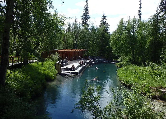 Northern Rockies Lodge Muncho Lake