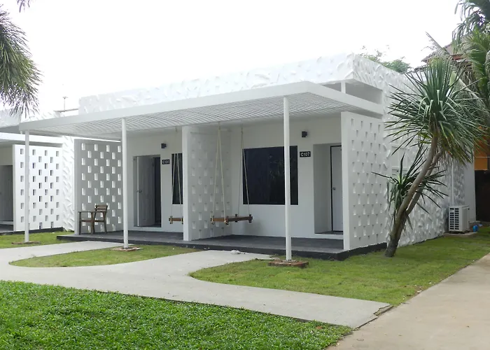 Chaolao Tosang Beach Hotel