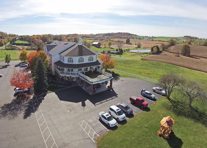 Inn At Amish Door