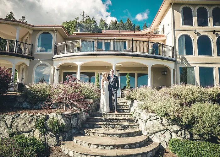 Villa Eyrie Resort Malahat