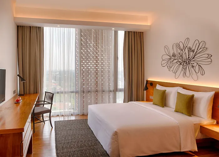 Jetwing Colombo Seven Hotel