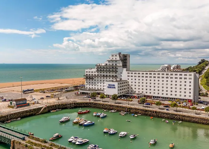 The Grand Burstin Hotel