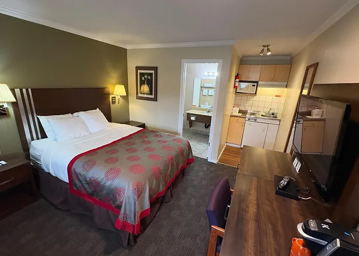 Grand Forks Inn