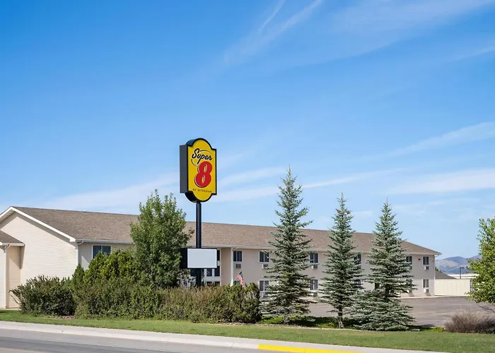 Super 8 By Wyndham Lewistown
