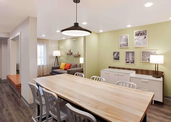 Woodspring Suites Plano - North Dallas