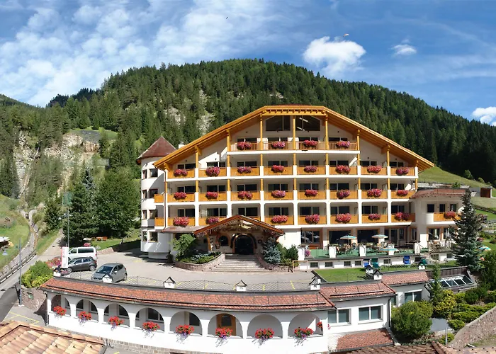 Hotel Cesa Tyrol Canazei