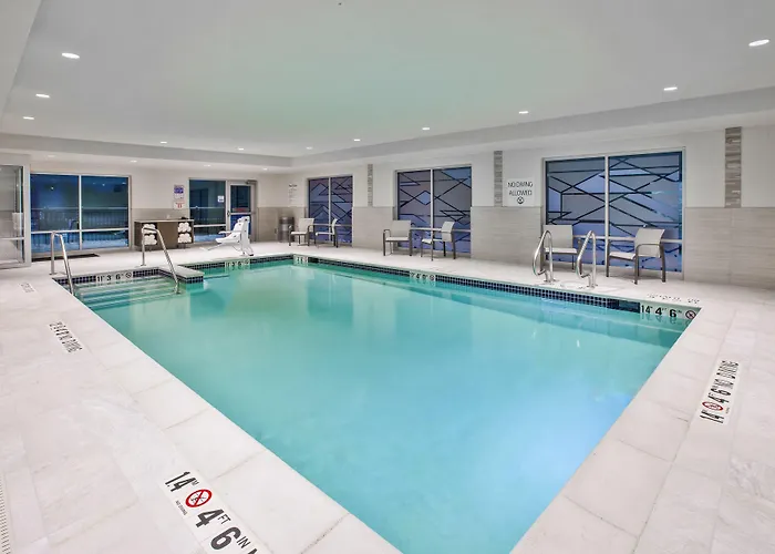 Holiday Inn Express & Suites Okemos - University Area By Ihg