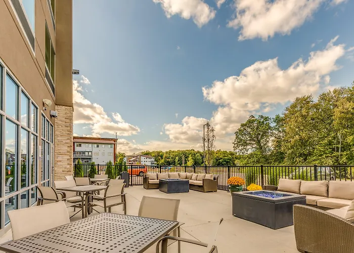 Holiday Inn Express & Suites Okemos - University Area By Ihg