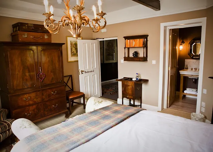 The Carden Arms Hotel Tilston