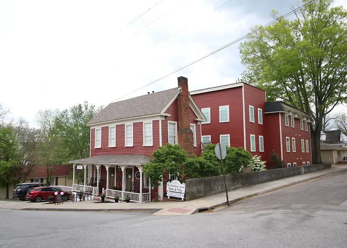 The Dahlonega Square Hotel