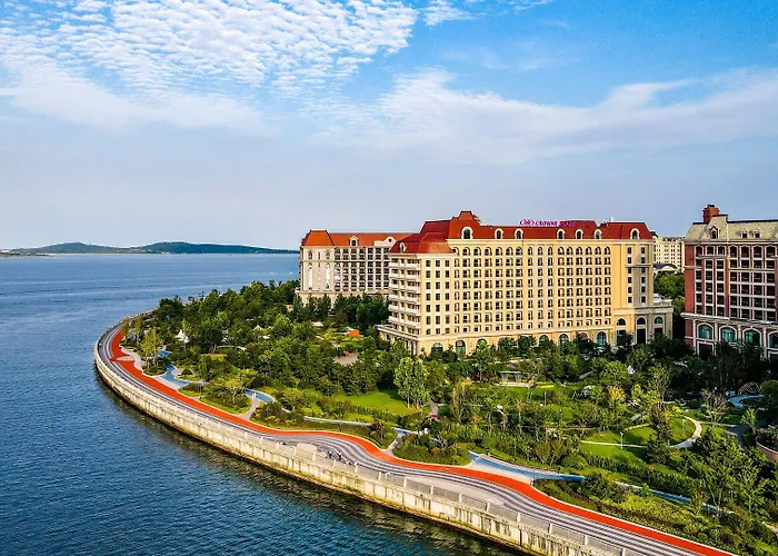 Crowne Plaza Qingdaooriental Movie Metropolis By Ihg