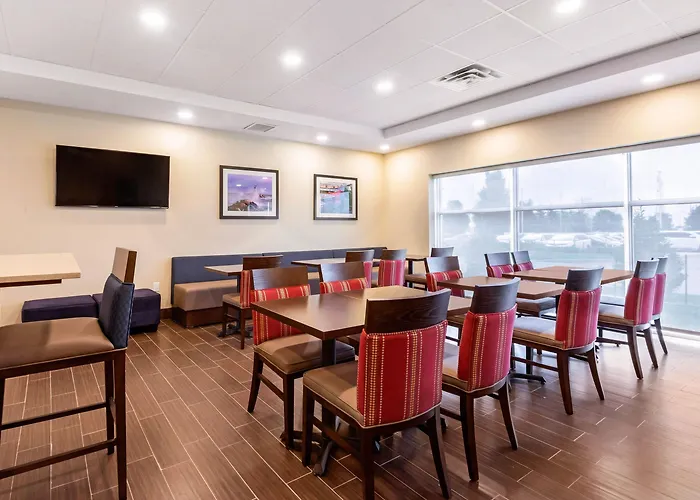 Comfort Inn & Suites Bowmanville