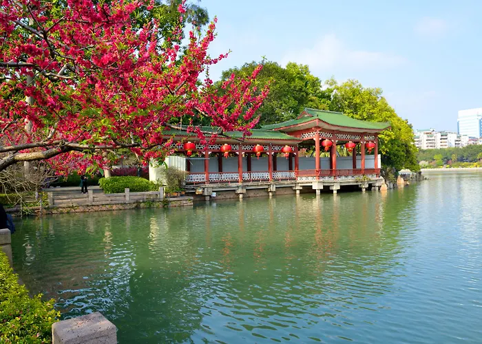 Fuzhou Lakeside Hotel
