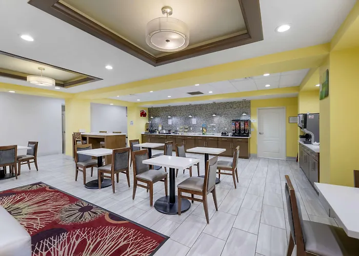 Quality Inn & Suites Carlsbad Caverns Area