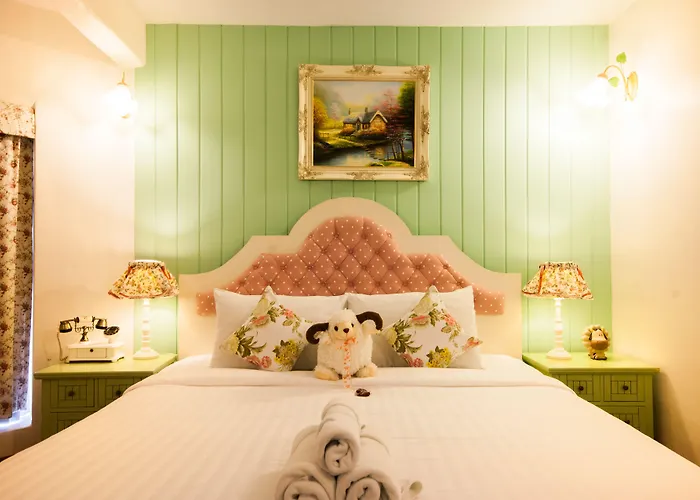 Swiss Valley Hip Resort Suan Phueng