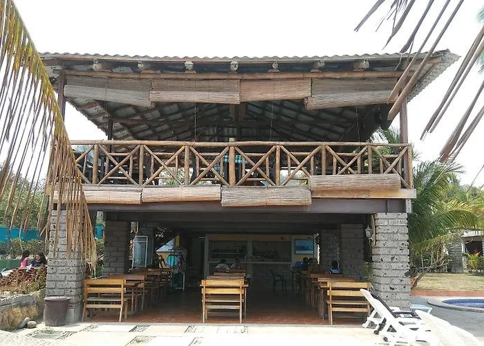 Punta Roca Surf Resort