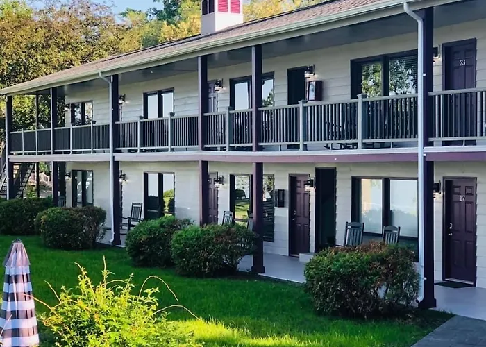 Plum Point Lodge