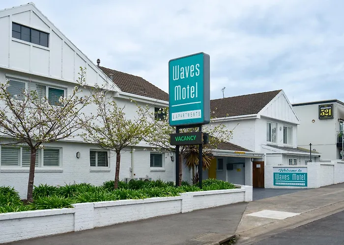 Waves Motel And Apartments