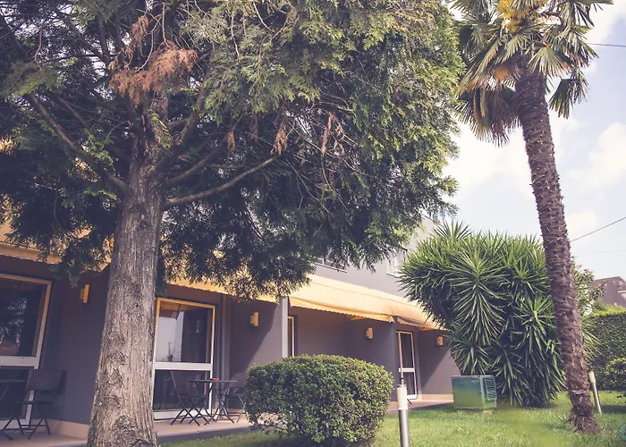 Vila Hotel By Vimahotels