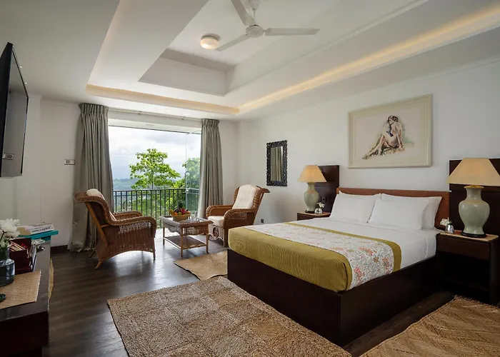 Fox By Fox Resorts - Luxury In The Mist