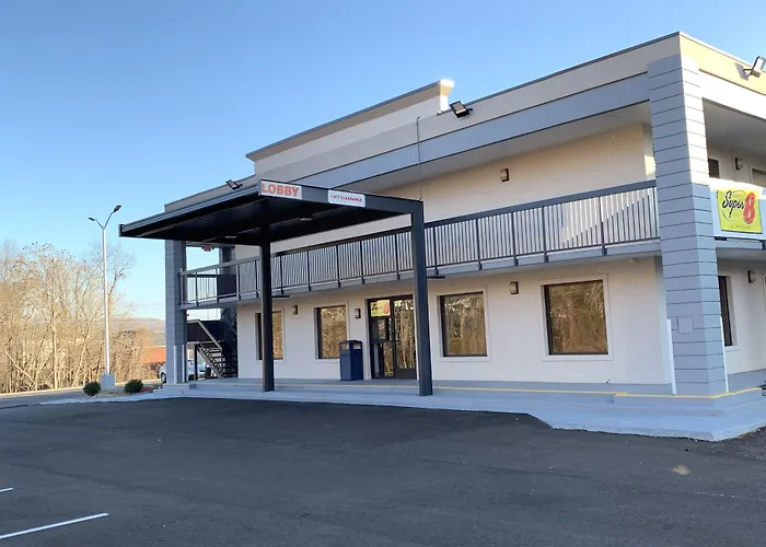 Super 8 By Wyndham Cookeville, Tn