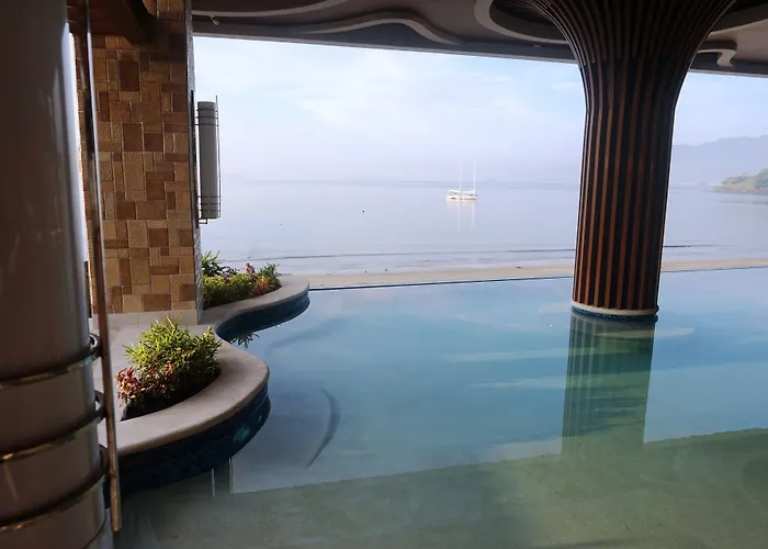 Central Park Reef Resort