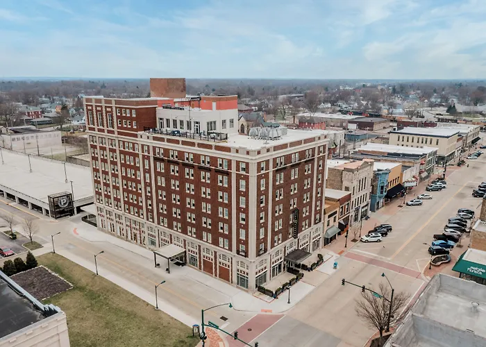 Hotel Elkhart, Tapestry Collection By Hilton