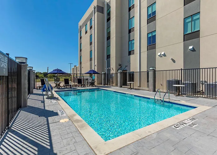 Comfort Inn & Suites Balch Springs - Se Dallas