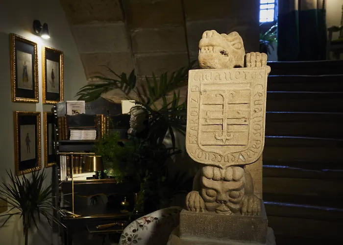 Helguera Palacio Boutique & Antique Vargas