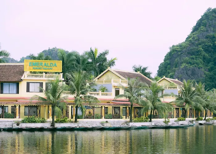 Emeralda Resort Tam Coc