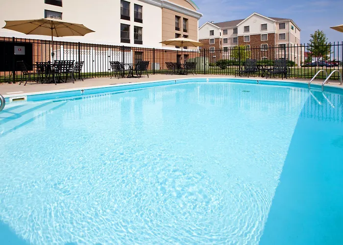 Holiday Inn Express Indianapolis Airport By Ihg