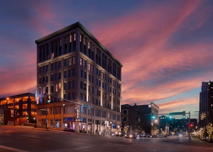 Blu-Tique, Akron, A Tribute Portfolio Hotel