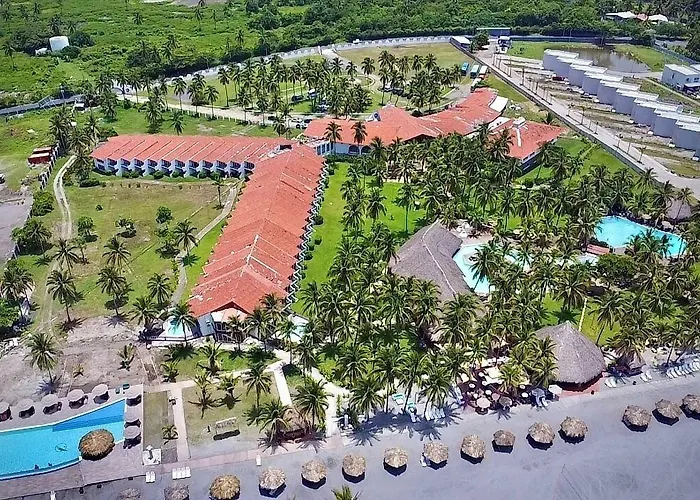 Hotel Tesoro Beach